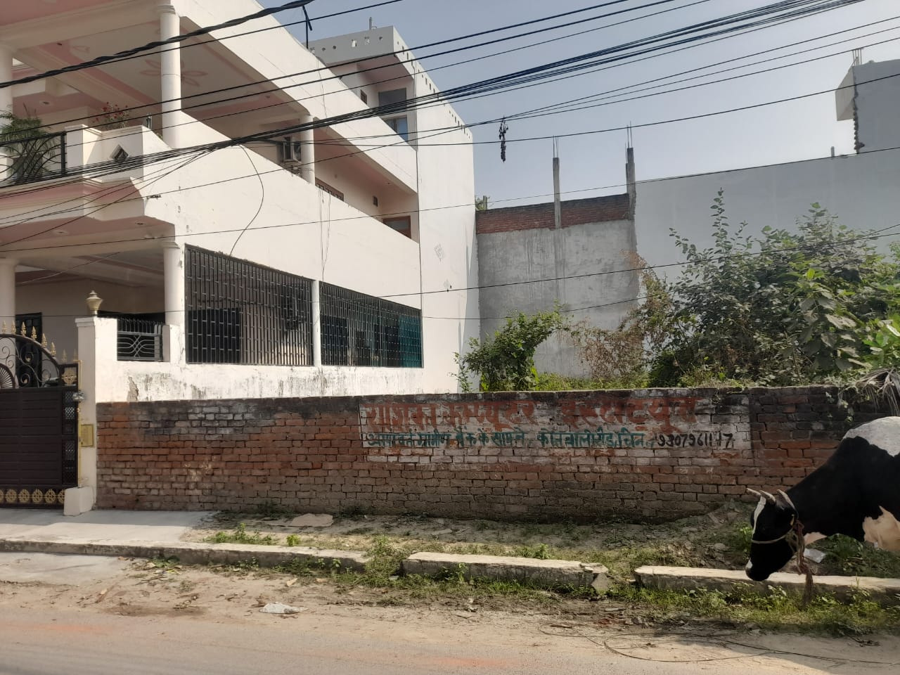 Plot For Sale in Vipul Khand 