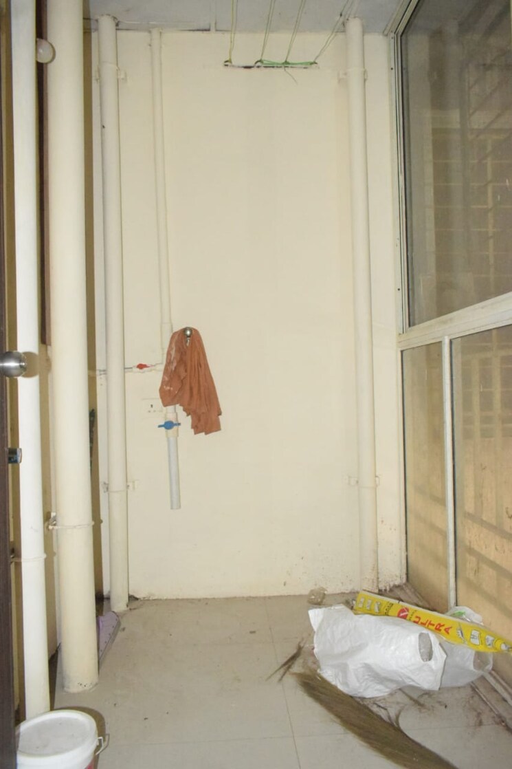 Bathroom, kaware-rudra-palace 1 Bedroom 650 Sq.Ft. Apartment In Wagholi Pune 7815355