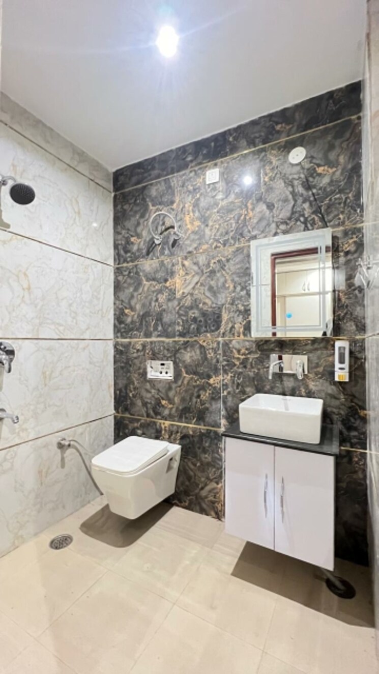 Bathroom, patiala road 3 Bedroom 148 Sq.Yd. Apartment In Patiala Road Zirakpur 7815713