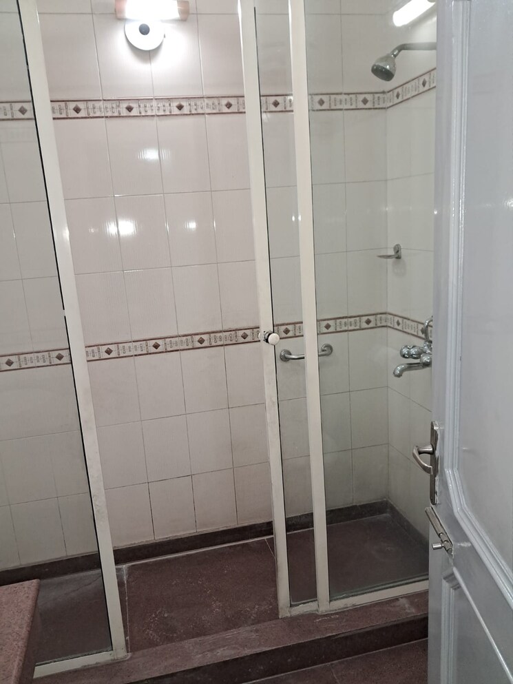 Bathroom, sector 21 6+ Bedroom 5000 Sq.Ft. Independent House In Sector 21 Gurgaon 7815772