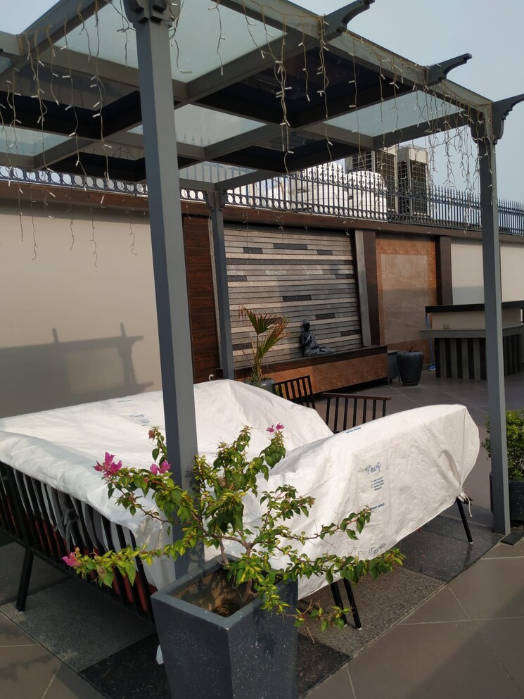 Balcony, shivalik colony 3 Bedroom 200 Sq.Yd. Builder Floor In Shivalik Colony Delhi 7815887