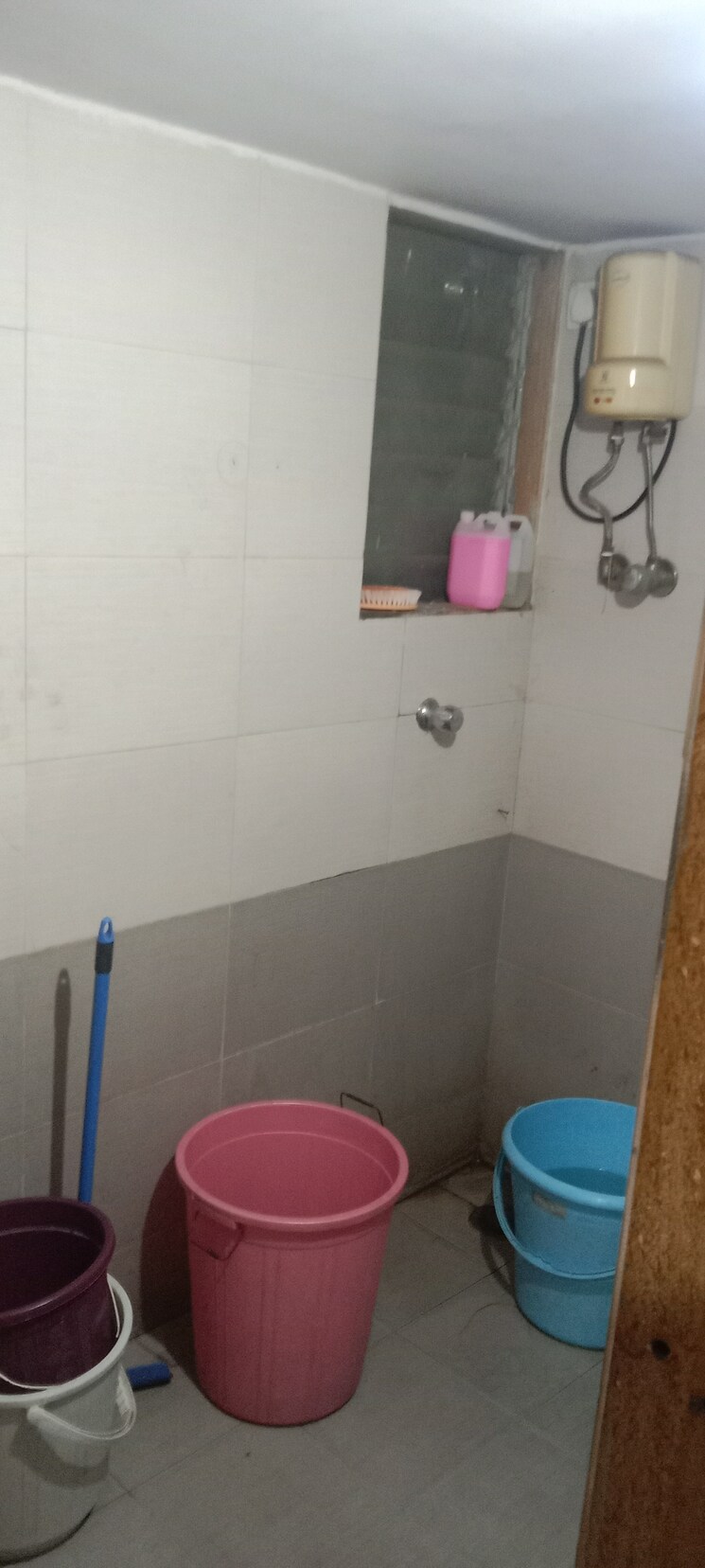 Bathroom, shanti-garden-mira-road 2 Bedroom 650 Sq.Ft. Apartment In Mira Road East Thane 7816032