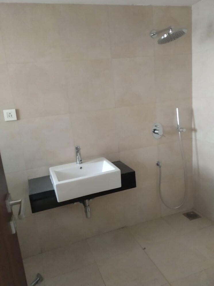 Bathroom, lodha-belmondo 2 Bedroom 992 Sq.Ft. Apartment In Gahunje Pune 7816051