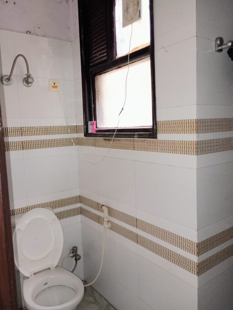 Bathroom, sector 47 1 RK 415 Sq.Ft. Apartment In Sector 47 Noida 7816186