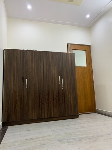 Room in 3 BHK Apartment at Surya CGHS, Sector 43 – for Sale