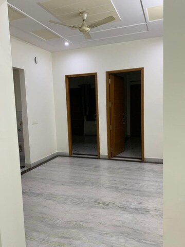 Room in 3 BHK Apartment at Surya CGHS, Sector 43 – for Sale