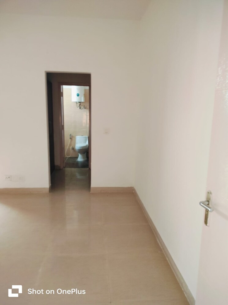 Room, tulip-purple 4 Bedroom 2400 Sq.Ft. Apartment In Sector 69 Gurgaon 7816435