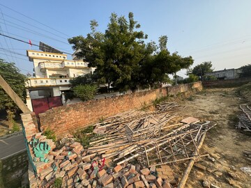  Plot – Exterior View View at Vineet Khand - for Sale