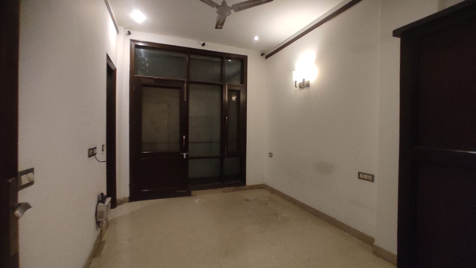 3 BHK + Servant Room Builder Floor For Sale in Chittaranjan Park