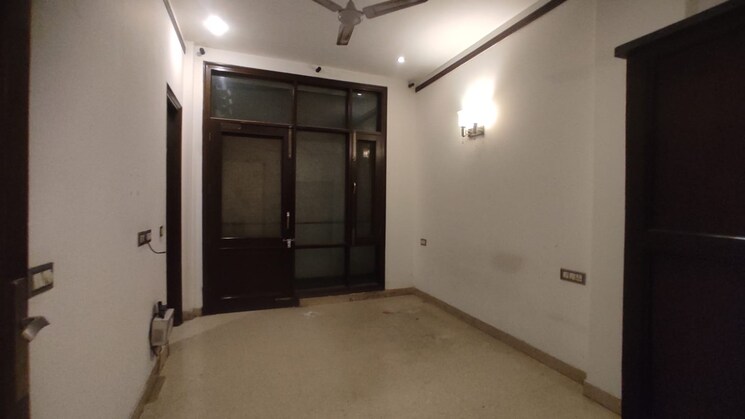 Room, chittaranjan park 3 Bedroom 300 Sq.Yd. Builder Floor In Chittaranjan Park Delhi 7816535