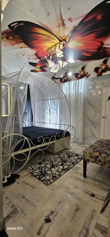 Master Bedroom in 3 BHK Apartment at Hazratganj – for Sale
