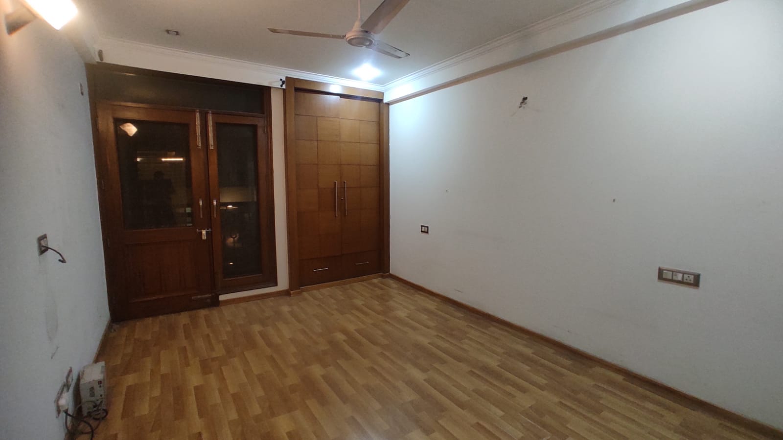 3 BHK + Servant Room Builder Floor For Sale in Chittaranjan Park
