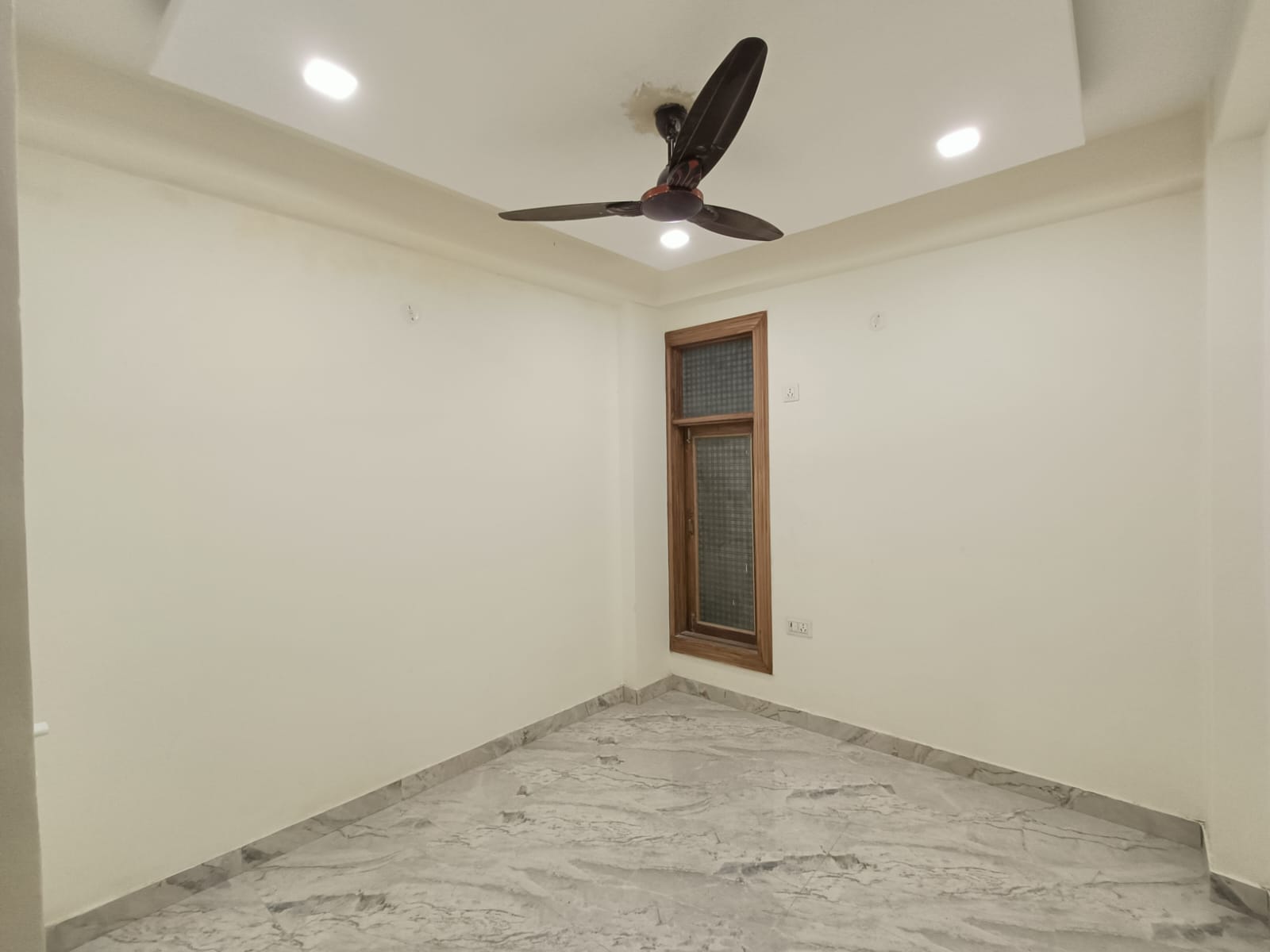4 BHK + Servant Room Builder Floor For Sale in Chittaranjan Park