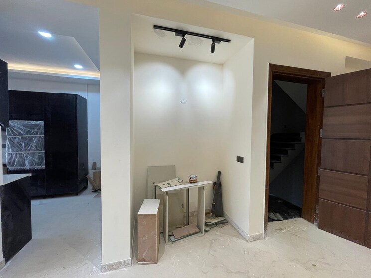 Living Room, ss-mayfield-gardens 3 Bedroom 270 Sq.Yd. Builder Floor In Sector 51 Gurgaon 7816608