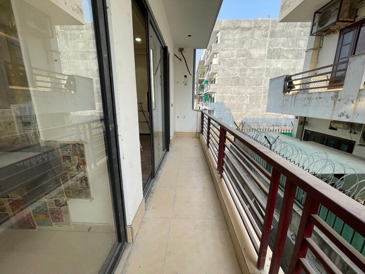 Balcony, ss-mayfield-gardens 3 Bedroom 270 Sq.Yd. Builder Floor In Sector 51 Gurgaon 7816608