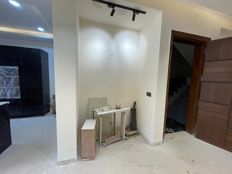 Room, ss-mayfield-gardens 3 Bedroom 270 Sq.Yd. Builder Floor In Sector 51 Gurgaon 7816608