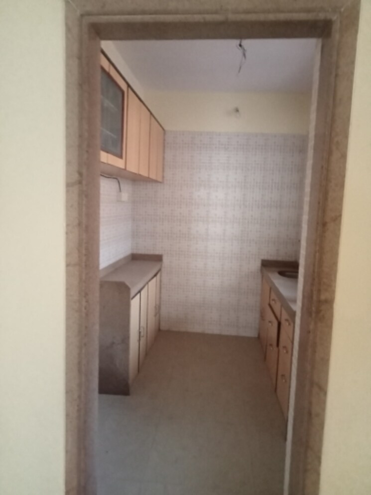 Bathroom, shree-shashwat-chs 2 Bedroom 750 Sq.Ft. Apartment In Mira Road Thane 7816689