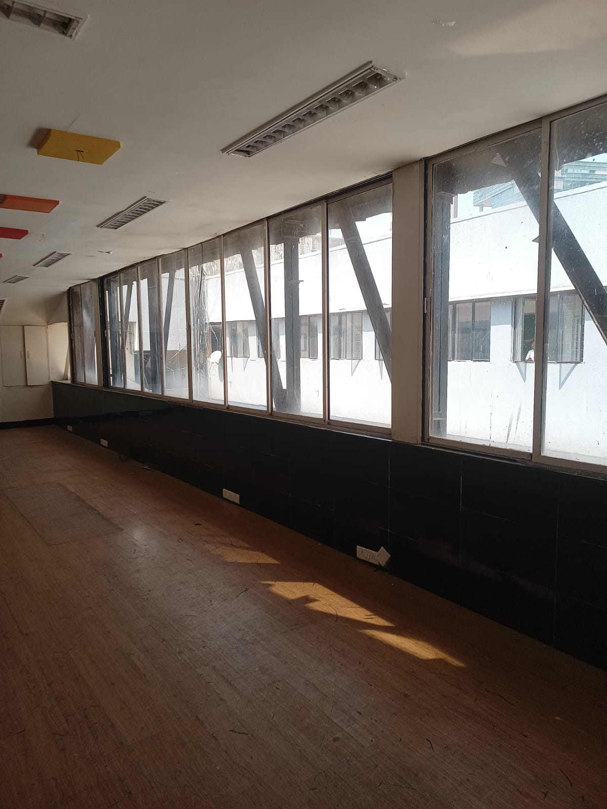 Commercial Showroom 10000 Sq.Ft. For Rent in Lower Parel West Mumbai  7816874