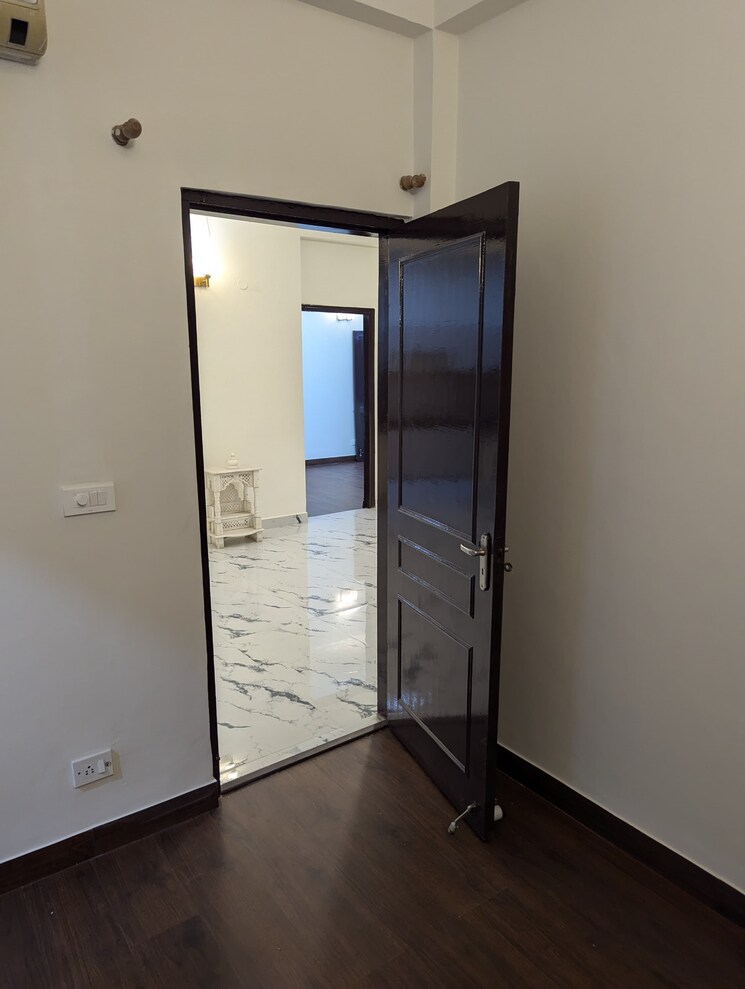 Room, central-park-flower-valley-aqua-front-towers 3.5 Bedroom 2134 Sq.Ft. Apartment In Sohna Sector 33 Gurgaon 7817020