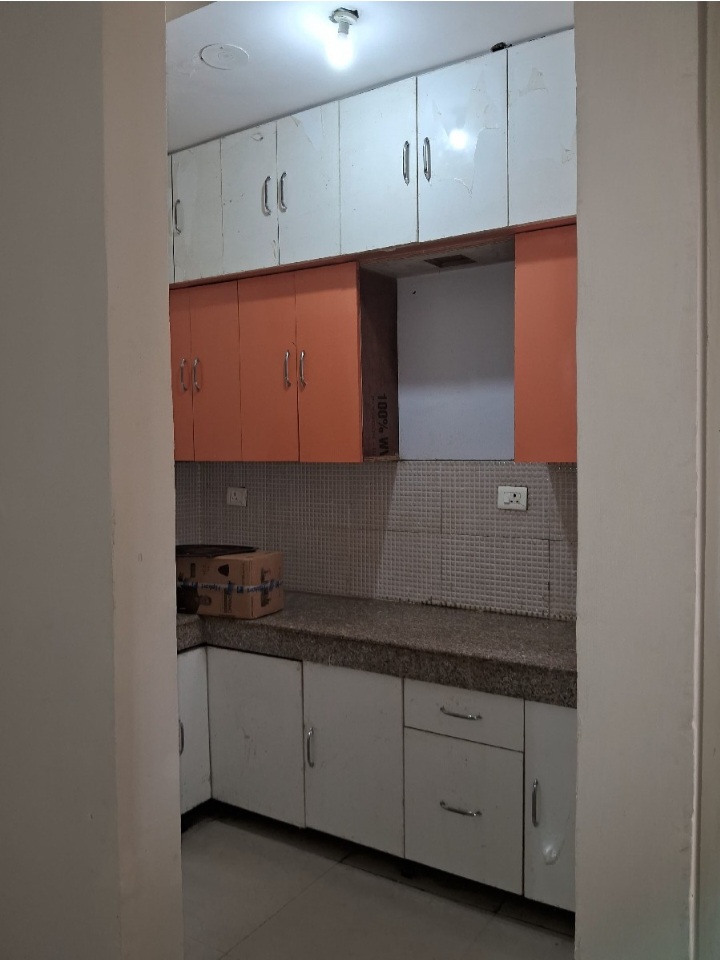 2 BHK + Extra Room Apartment For Sale in Supertech Ecovillage II