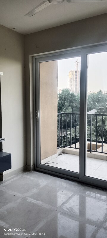 Room in 3 BHK Apartment at Tata Eureka Park, Sector 150 – for Sale