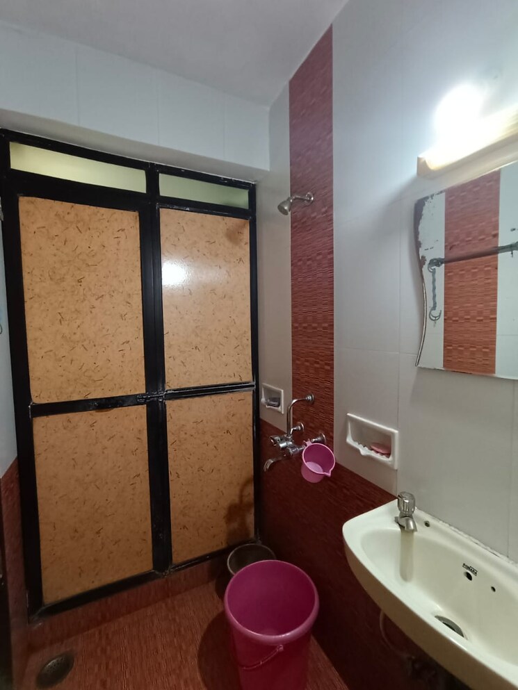 Bathroom, pariwar-chs 2 Bedroom 850 Sq.Ft. Apartment In Kanjurmarg East Mumbai 7817044