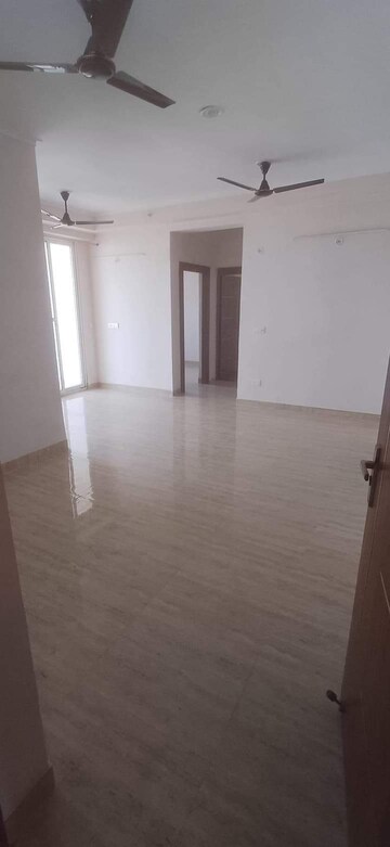 2 BHK Apartment For Sale in Amrapali Golf Homes, Sector 4, Greater Noida