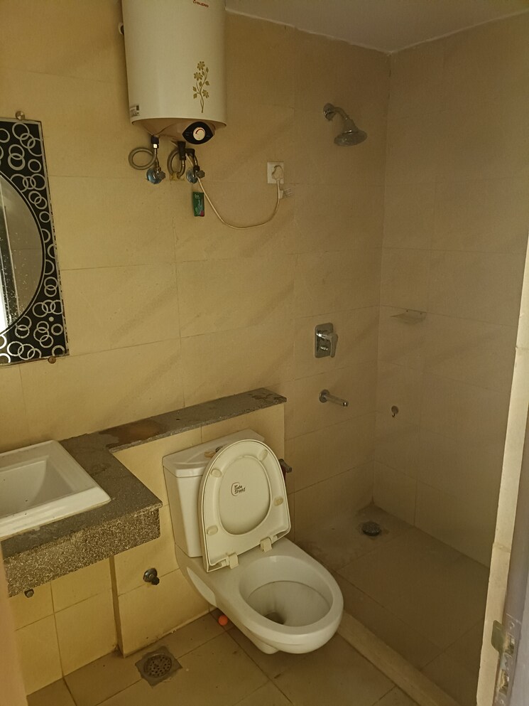 Bathroom, puri-aanandvilas 3 Bedroom 1940 Sq.Ft. Apartment In Sector 81 Faridabad 7817325