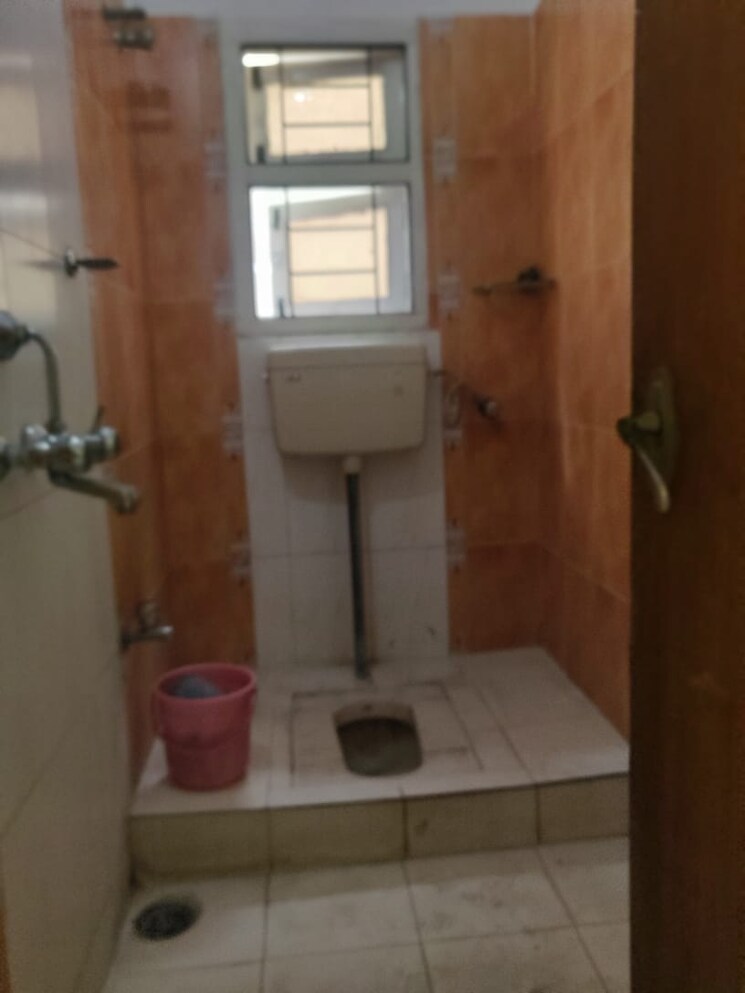 Bathroom, sv-mansion-banjara-hills 3 Bedroom 1700 Sq.Ft. Apartment In Banjara Hills Hyderabad 7817385