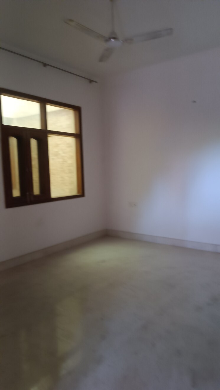 Room, rwa-apartments-sector-41 6 Bedroom 180 Sq.Mt. Independent House In Sector 41 Noida 7817499