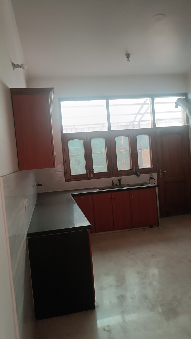 Kitchen, rwa-apartments-sector-41 6 Bedroom 180 Sq.Mt. Independent House In Sector 41 Noida 7817499