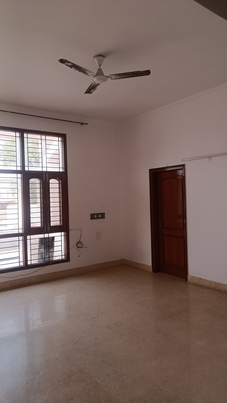 Room, rwa-apartments-sector-41 6 Bedroom 180 Sq.Mt. Independent House In Sector 41 Noida 7817499