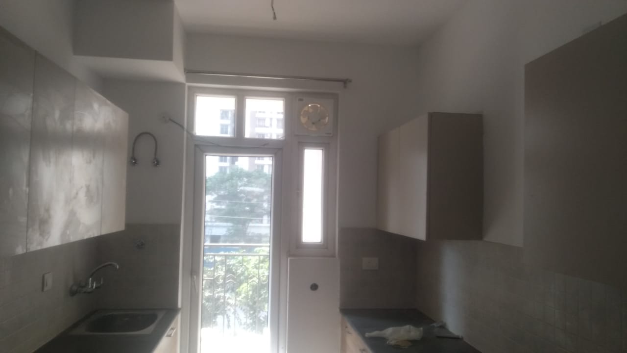 3 BHK Apartment For Sale in Amrapali Golf Homes