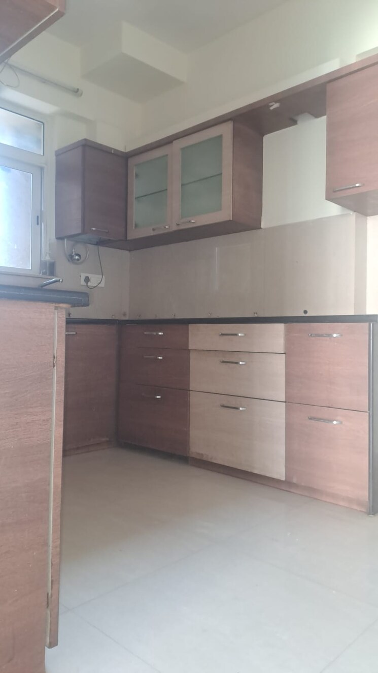 Kitchen, hiranandani-meridian 2.5 Bedroom 1350 Sq.Ft. Apartment In Manpada Thane 7817539