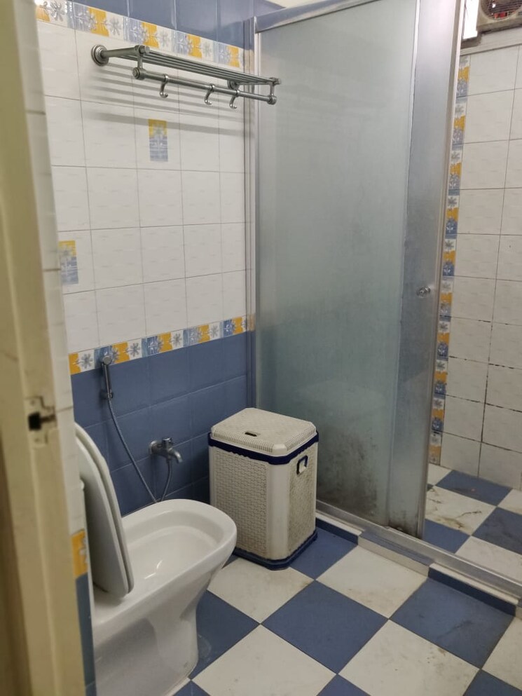 Bathroom, hill-view-banjara-hills 3 Bedroom 2000 Sq.Ft. Apartment In Banjara Hills Hyderabad 7817551