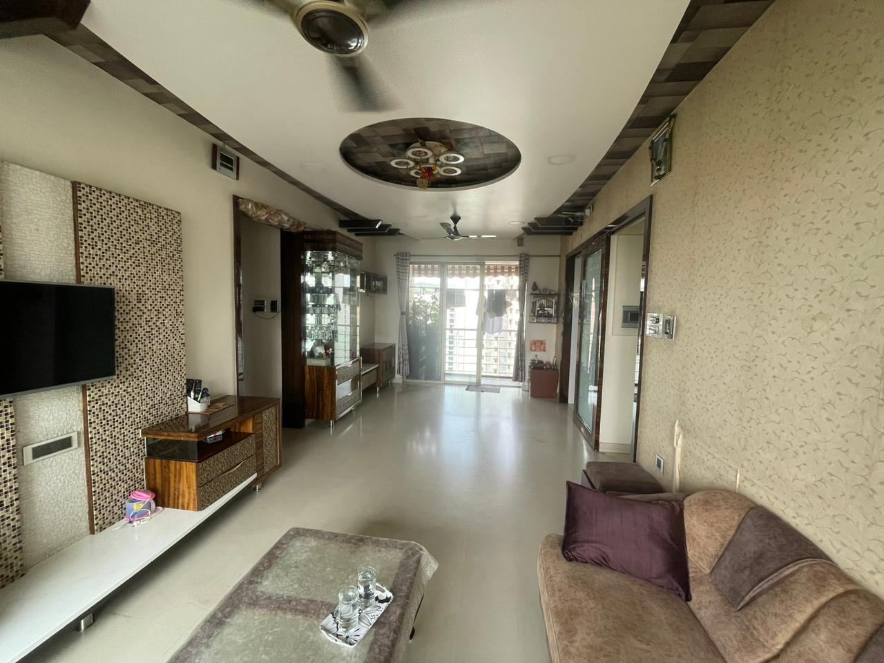 3 BHK Apartment For Sale in Lodha Luxuria