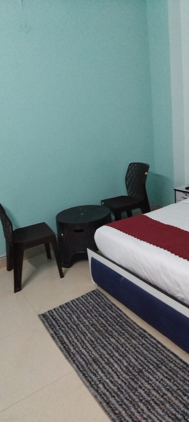 Room, sector 51 Pg For Boys & Girls In Sector 51 7817714