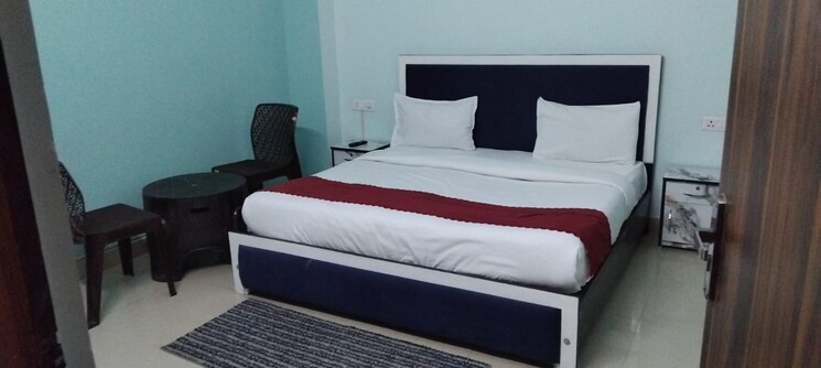 Room, sector 51 Pg For Boys & Girls In Sector 51 7817714