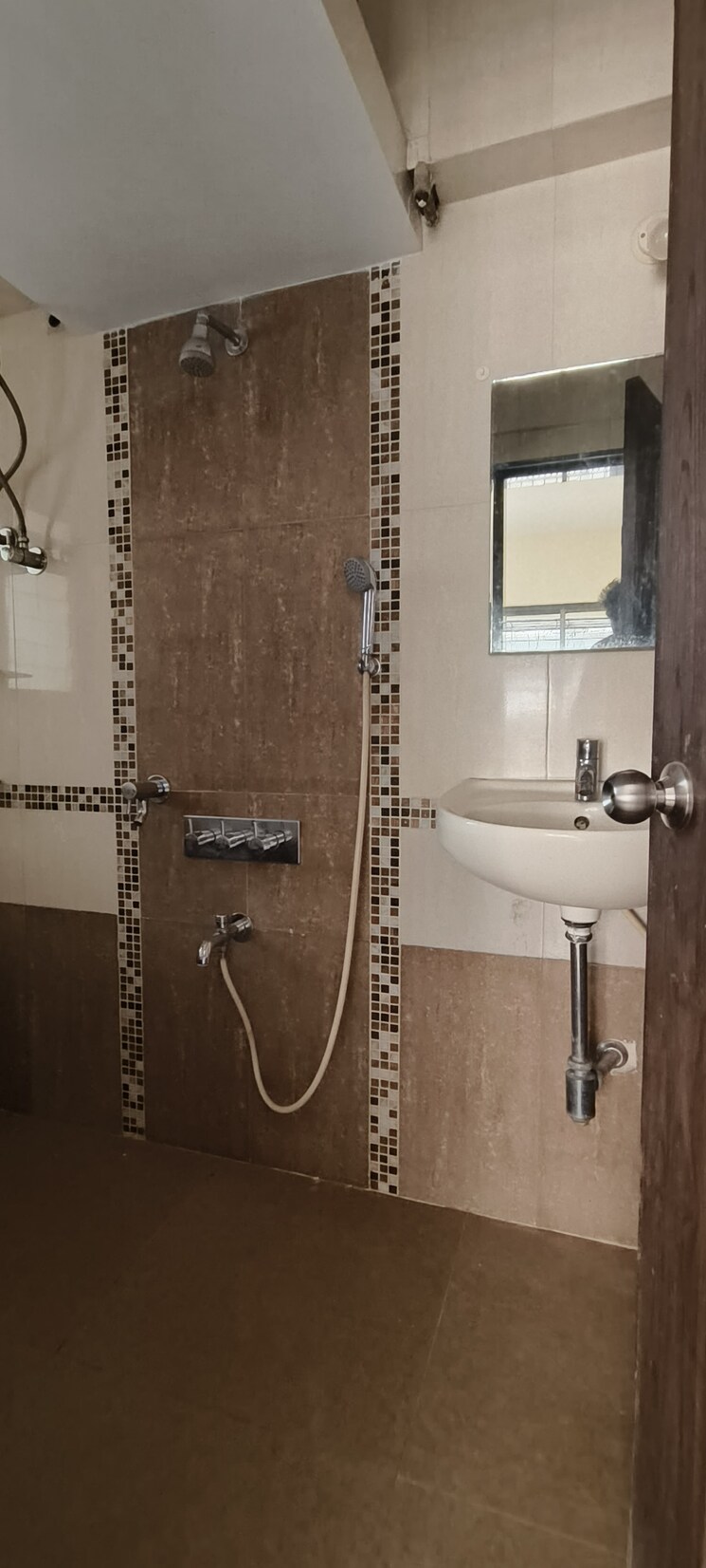Bathroom, hoshang-baug 2 Bedroom 750 Sq.Ft. Apartment In Santacruz East Mumbai 7817755