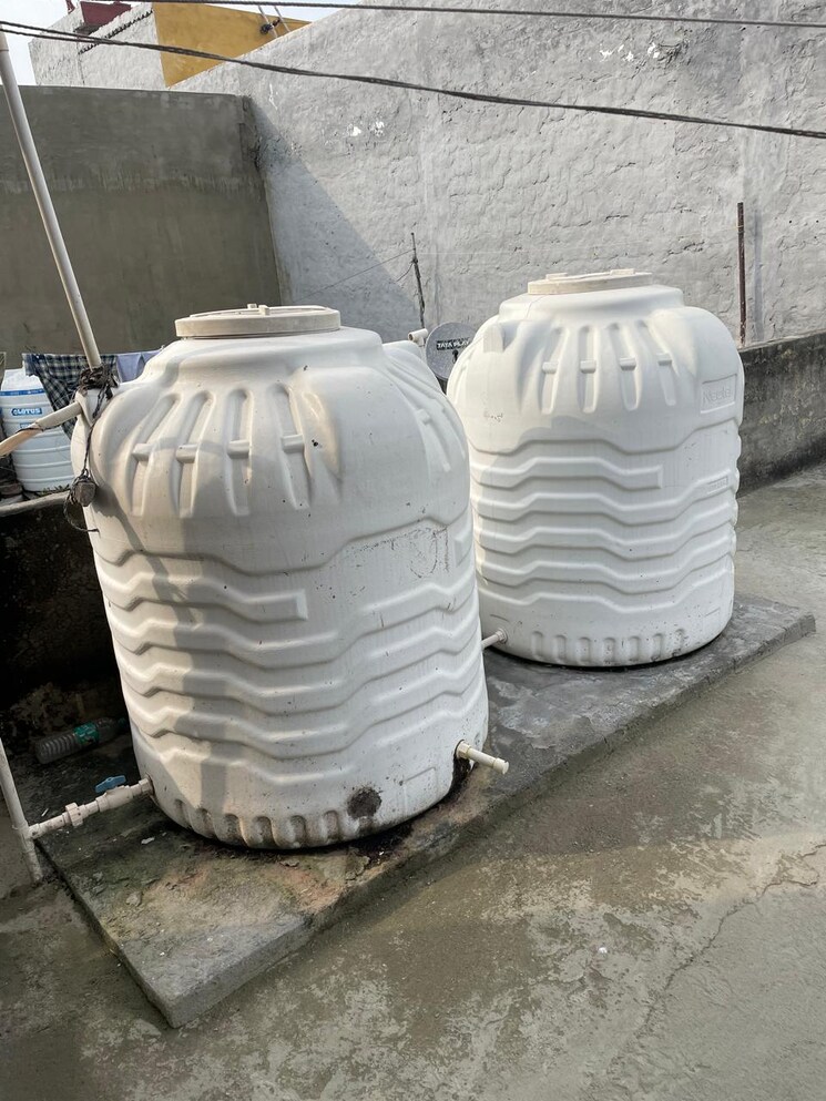 Bathroom, upsidc site b 6+ Bedroom 90 Sq.Yd. Independent House In Upsidc Site B Greater Noida 7817764