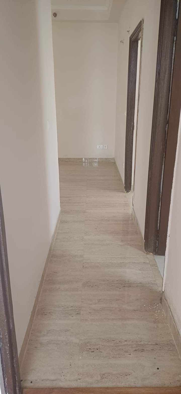 2 BHK Apartment For Sale in Amrapali Centurian Park