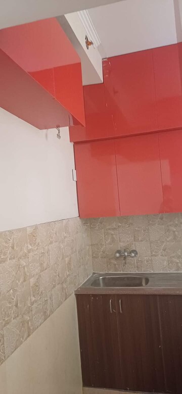 Room in 2 BHK Apartment at Amrapali Centurian Park, Tech Zone 4 Greater Noida – for Sale