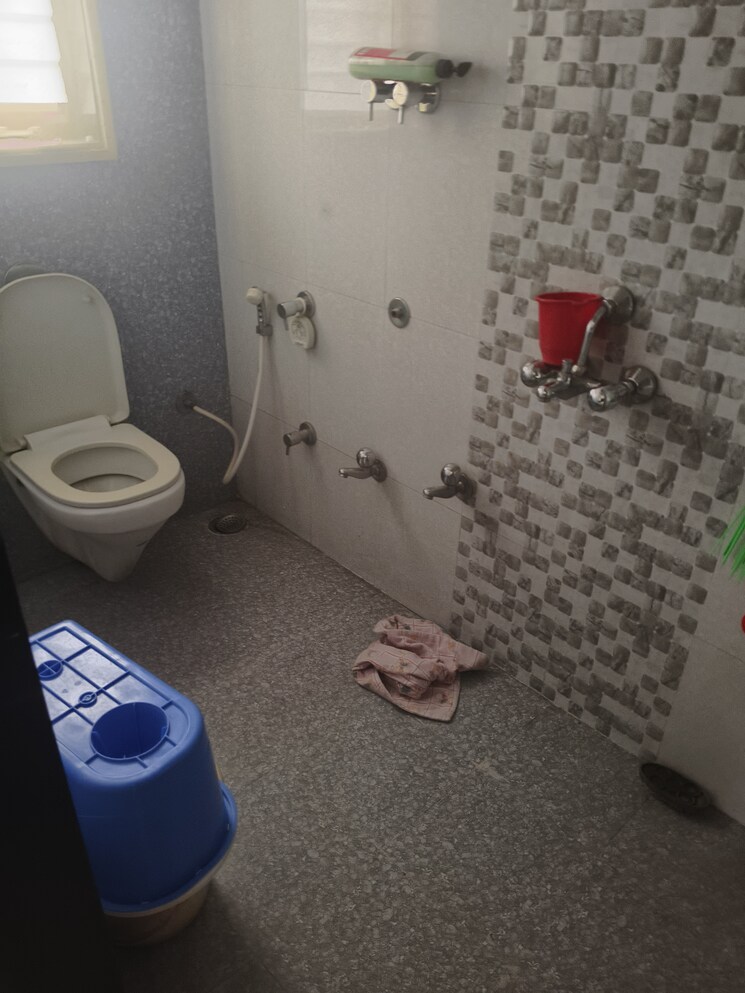 Bathroom, krishna-kunj-chs-kalyan 3 Bedroom 1850 Sq.Ft. Apartment In Kalyan West Thane 7817887