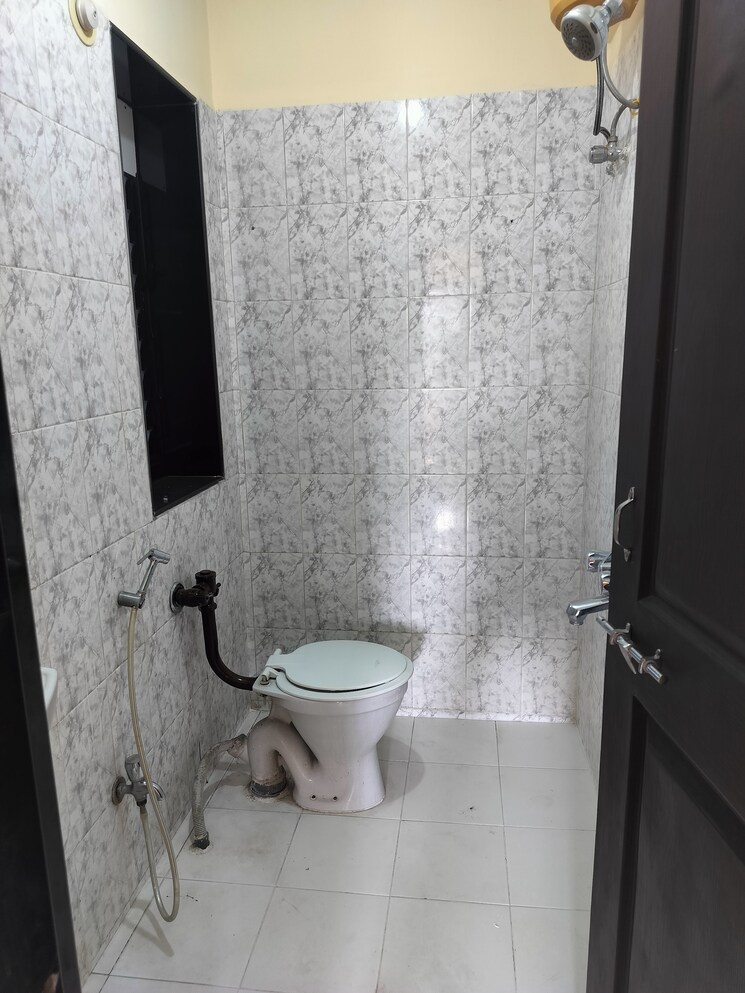 Bathroom, kukreja-estate-belapur 2 Bedroom 1050 Sq.Ft. Apartment In Cbd Belapur Sector 11 Navi Mumbai 7817943