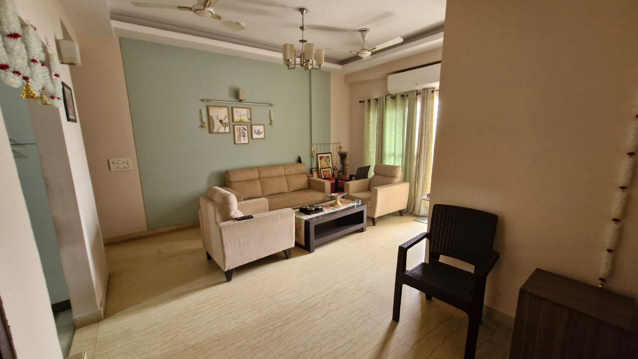 2.5 BHK Apartment For Resale in Mahagun Moderne Sector 78 Noida  7816454