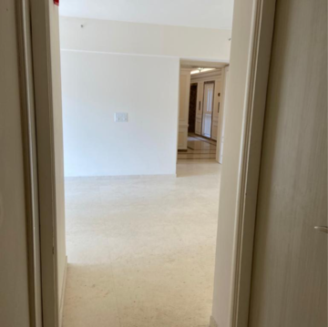 Room in 3 BHK Apartment at DLF The Skycourt, Nawada Fatehpur – for Sale