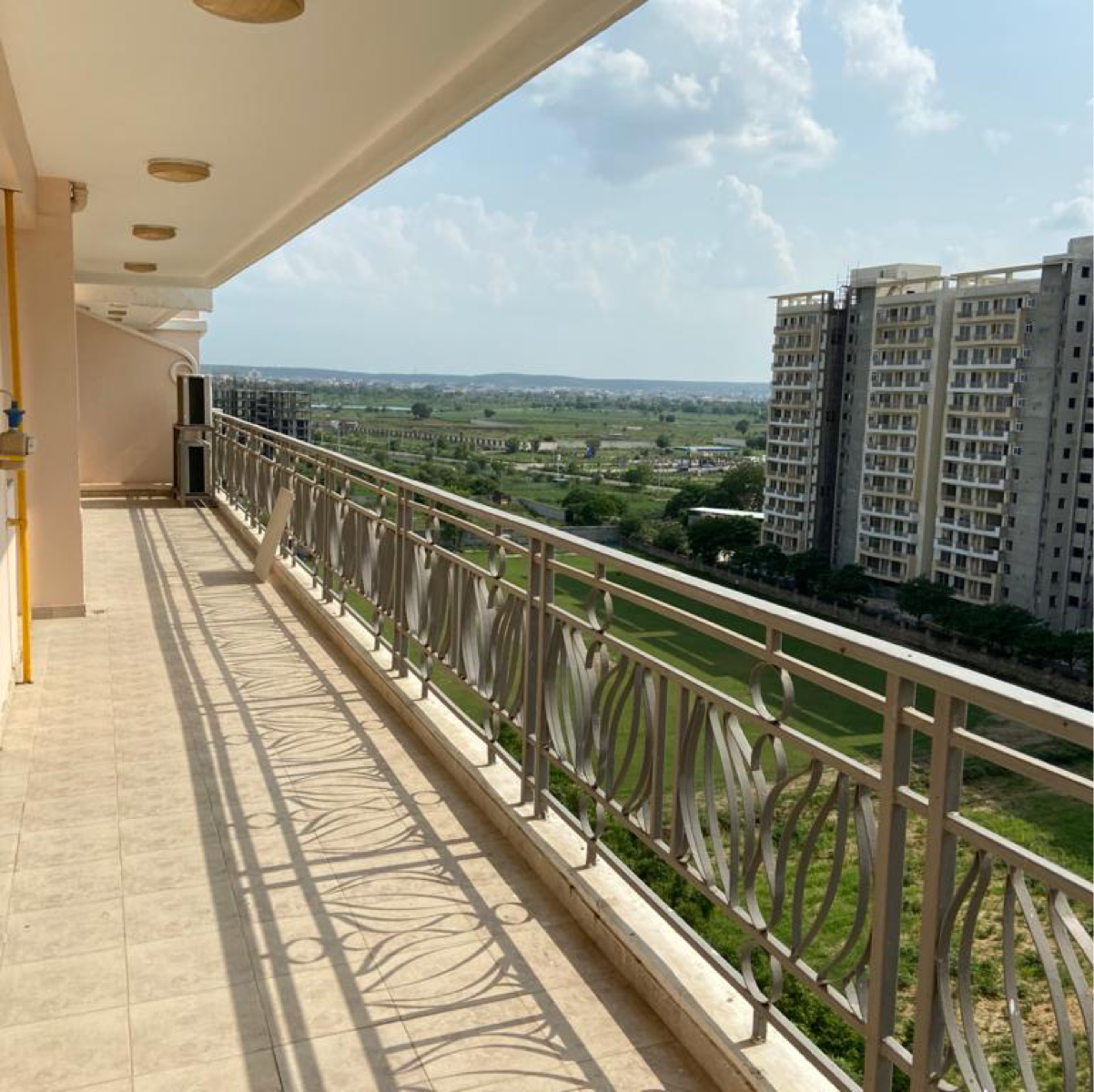 3 BHK + Pooja Room Apartment For Sale in DLF The Skycourt