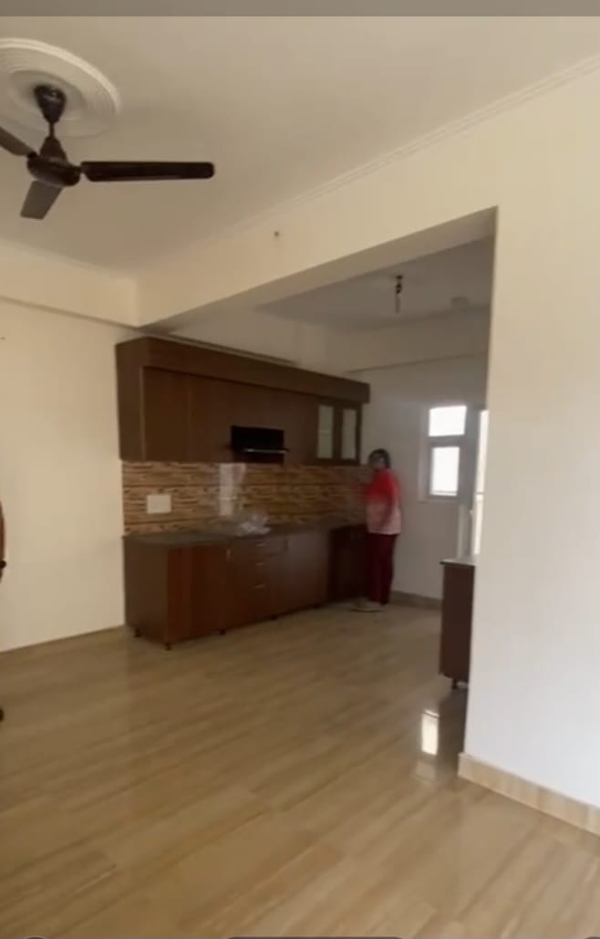 2 BHK Apartment For Sale in Mahagun Mantra II