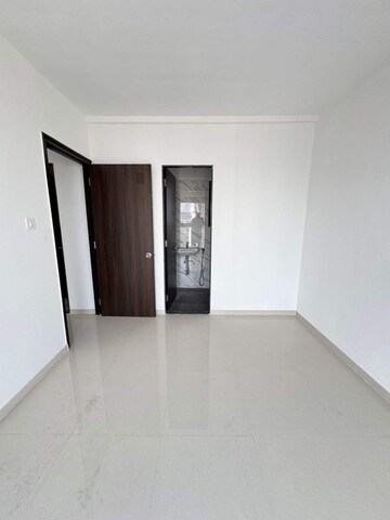 Room in 1 BHK Apartment at Lodha Vista, Lower Parel – for Rent