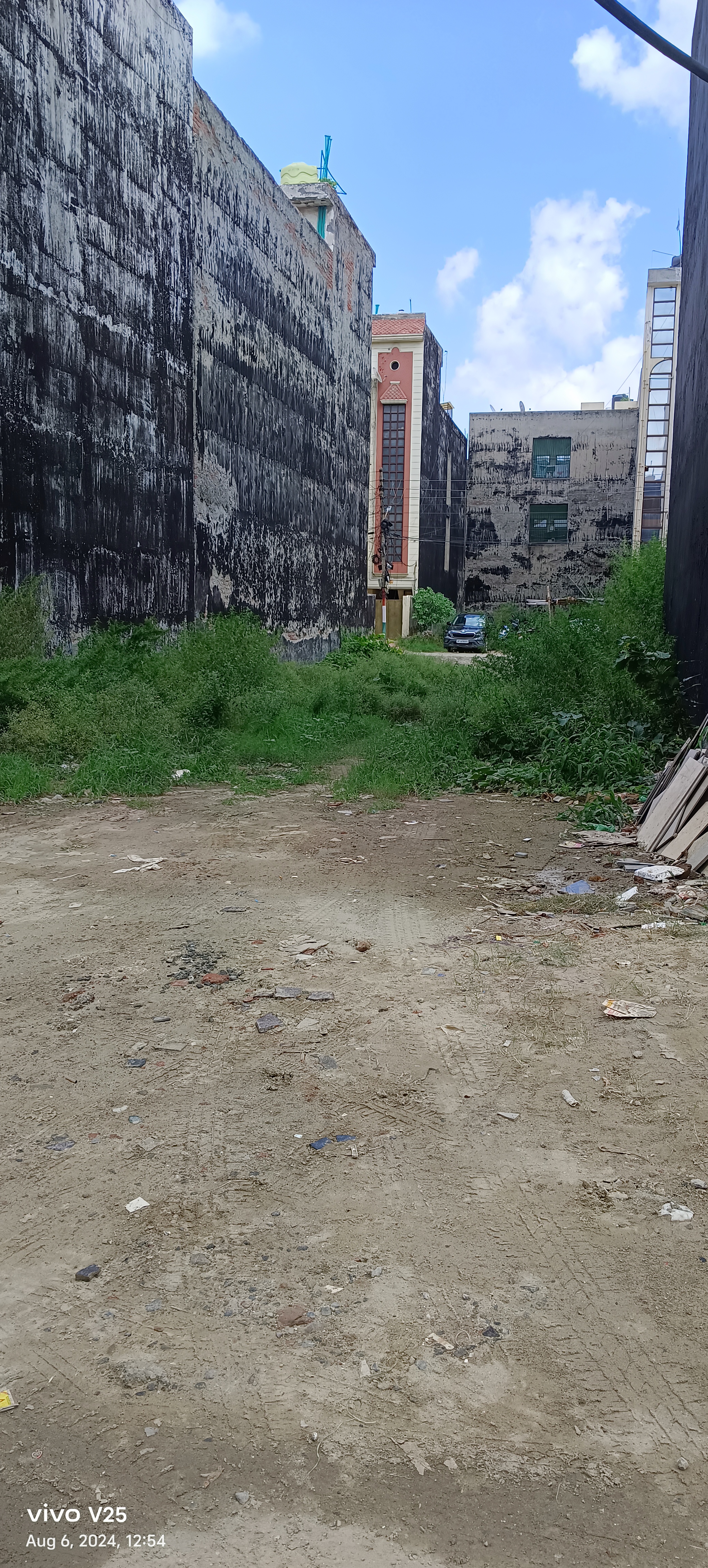 Plot For Sale in RWA Vasundhara Sector 4A